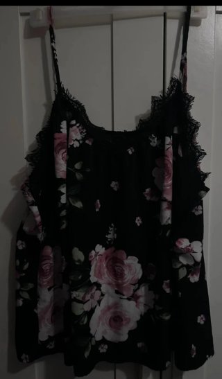 Blusa Shein Curve Talla 4XL Flores Encaje