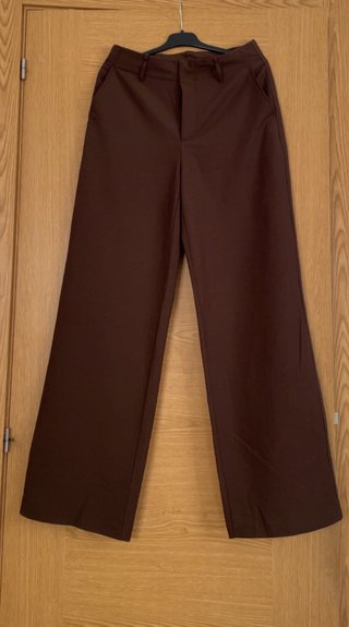 Pantalones Marrones de Corte Recto