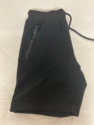 Pantalón corto deportivo negro