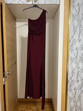 Vestido largo invitada un hombro