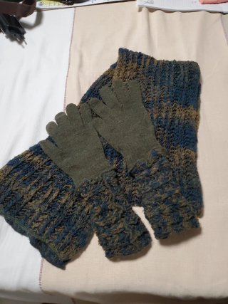 Conjunto de Bufanda y Guantes