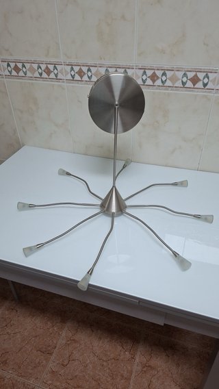 Lámpara de techo plateada de aluminio