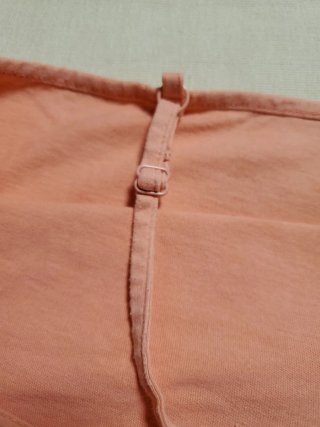 Camiseta interior rosa con encaje