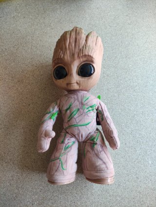 Muñeco Bailón Groot Bebé Peluche. Sin pilas