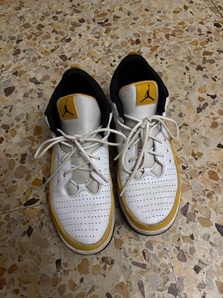 Zapatos Jordan Max Aura 5