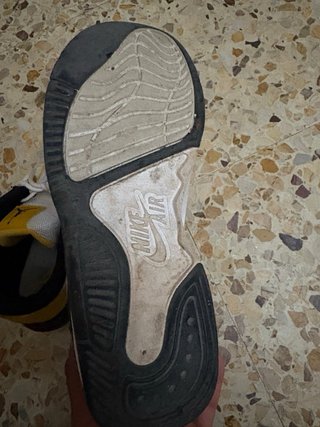 Zapatos Jordan Max Aura 5