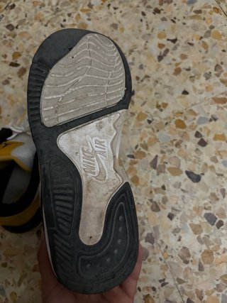 Zapatos Jordan Max Aura 5