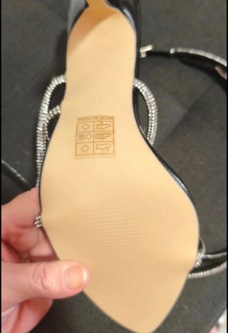 Zapatos de Tacón Fino con Tiras de Brillantes