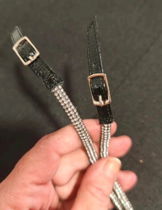 Zapatos de Tacón Fino con Tiras de Brillantes