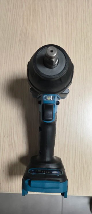 Llave de Impacto Makita DTW700 Brushless