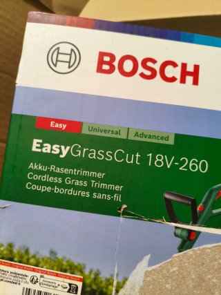 Cortabordes Bosch EasyGrassCut 18V-260 + bateria