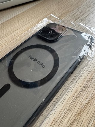 Custodia iPhone 11 Pro MagSafe Nero/trasparente