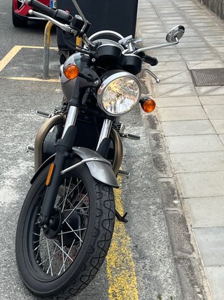 Triumph Bonneville T100 Gold Line