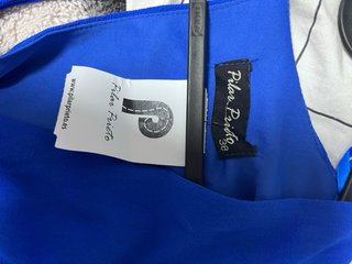 Mono de fiesta azul