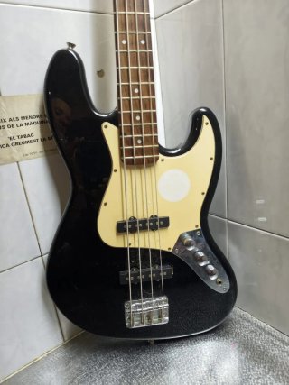 Bajo Eléctrico Fender Squier Jazzbass Negro