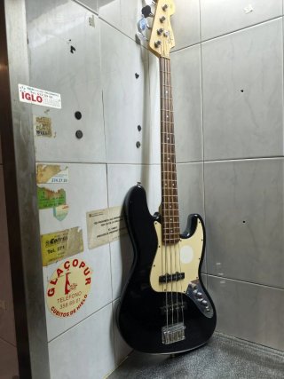 Bajo Eléctrico Fender Squier Jazzbass Negro
