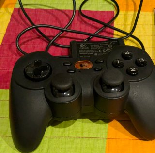 Mando Logitech Cordless RumblePad