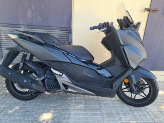 Honda Forza 125 Negra