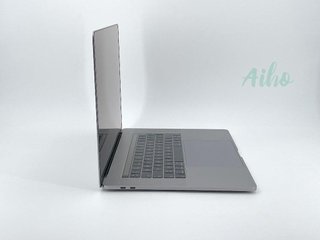MacBook Pro 15" (2018) Intel Core i7 2.6GHz 6 núcleos - SSD 512GB - RAM 16GB con marcas de pegatinas