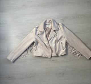 Chaqueta Stradivarius Beige con Flecos