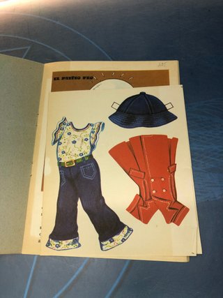 Olga y cuento preferido, Cuentos Muñecas Magneticas, El Patito Feo, editorial roma