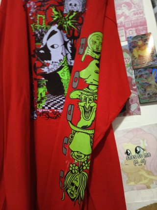Sudadera Roja ROJUU Firmada 2024