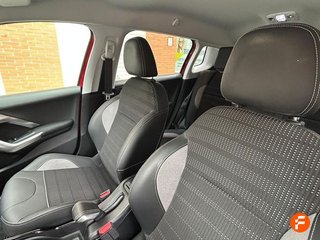 Peugeot 2008 Allure PureTech 110 S&S 6 Vel. MAN