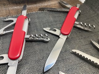 3 Canivetes Victorinox: Huntsman, Climber, Camper