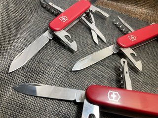 3 Canivetes Victorinox: Huntsman, Climber, Camper