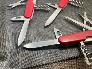 3 Canivetes Victorinox: Huntsman, Climber, Camper