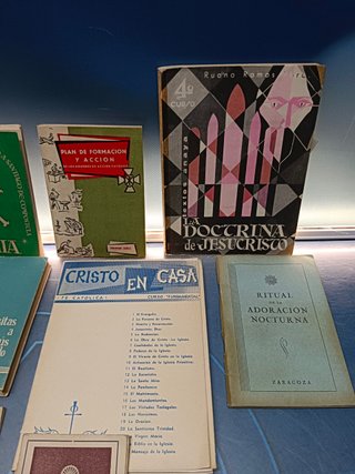 13 libros, CRISTO EN CASA, LA DOCTRINA DE JESUCRISTO, guia espiritual del peregrino y mas libros religiosos