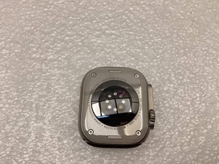 apple watch ultra 2 49mm (gps 4g) titanio