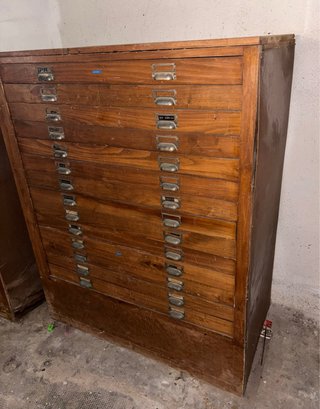 Cajonero vintage, antiguo archivo filatélico