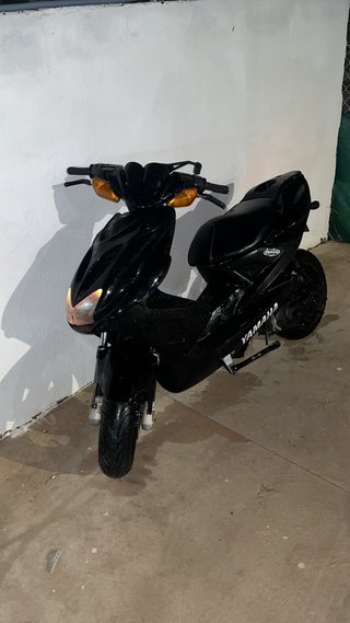 Yamaha Aerox Negra