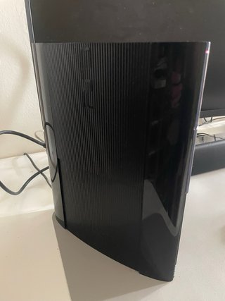 Consola PS3 (PlayStation 3) Slim 500GB + 4 Juegos.