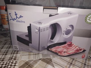 Cortadora de Embutidos Jata Electro