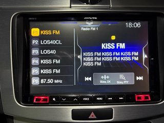 Alpine, pantalla X803D-U con kit de encastre WV