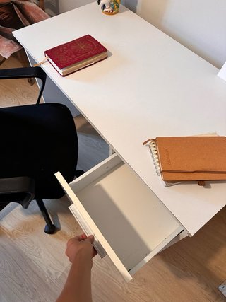 Escritorio Blanco de Melamina con Cajonera
