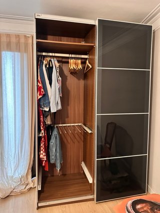 Armario IKEA de Madera y Vidrio