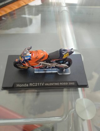 Honda RC211V Valentino Rossi 2002