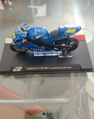 Yamaha YZR-M1 Valentino Rossi 2004