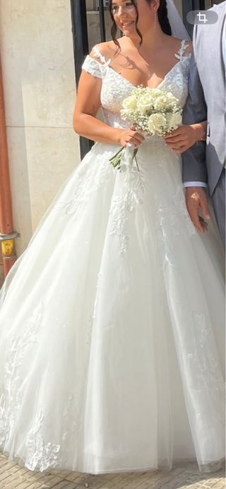 Vestido de Novia con Cancán y Zapatos
