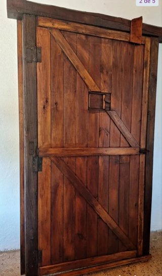 Puerta Antigua de Madera Maciza