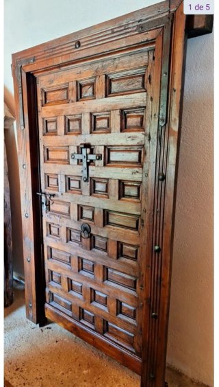 Puerta Antigua de Madera Maciza
