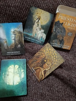 Oráculo Priestess of Light
