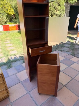 Mueble Estantería Alto de Madera