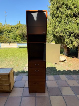 Mueble Estantería Alto de Madera