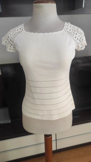 Niqui crema guipur mangas