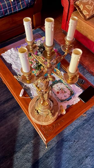 Candelabro de Bronce con Figura