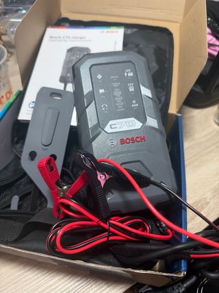 Cargador baterías .